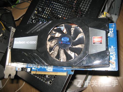 处理器:英特尔双核E2180 主板:联想LENOVO(英特尔 946GZ/PL/GL-ICH7) 内存:2GB(金士顿 DDR2 800MHz) 主硬盘:西数 WDC WD800JD-75JNA0(80GB/7200转/分) 显卡:Nvidia GeForce 8600GT(256M 128位 微星) 显示器:戴尔E173FP(17.1英寸) 光驱:三星DVD-ROM 运行非常稳定看高清玩网游办公都没问题,有兴趣来看机器键盘鼠标赠送